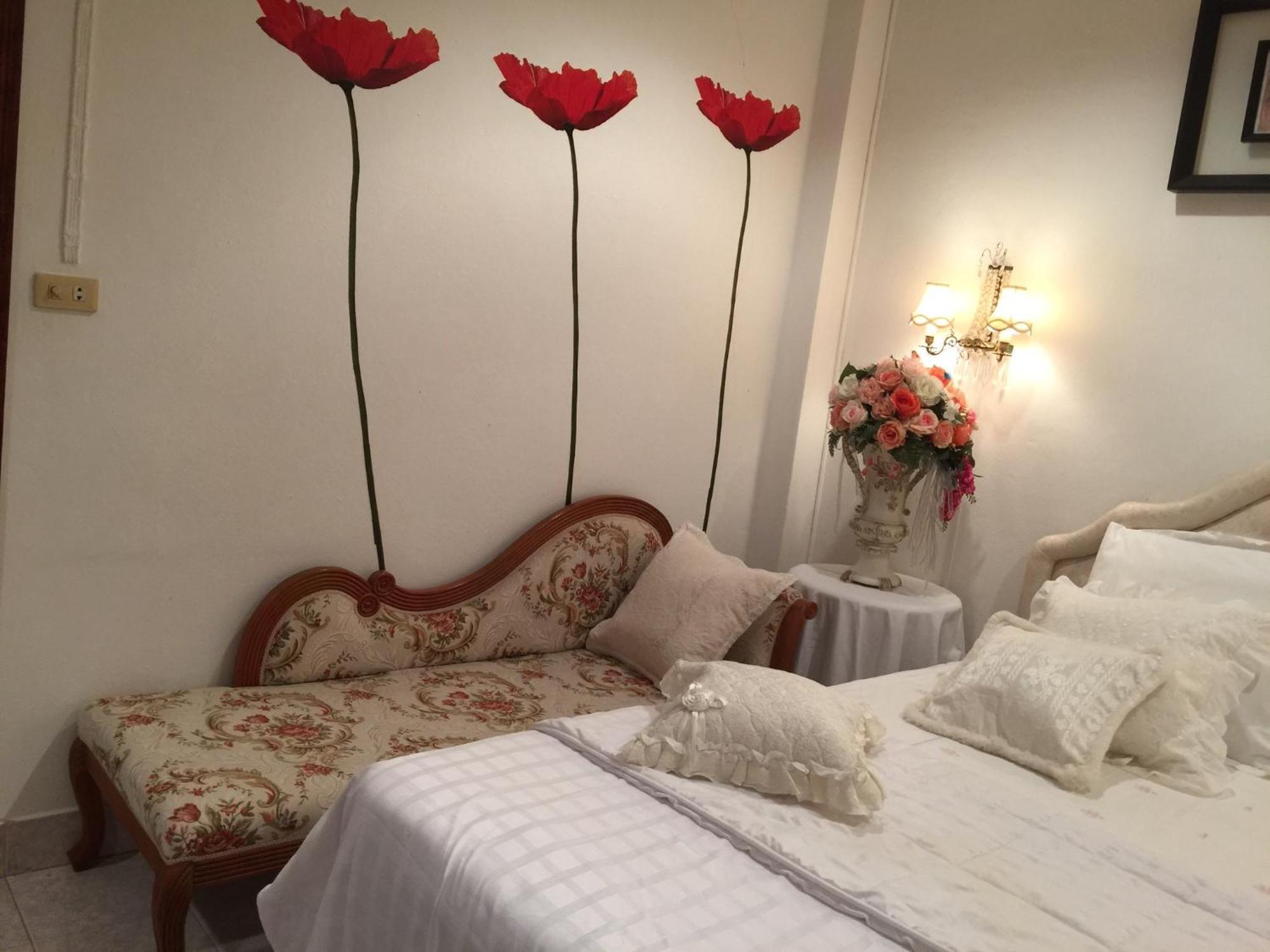 White Elephant Resort Surin Room photo