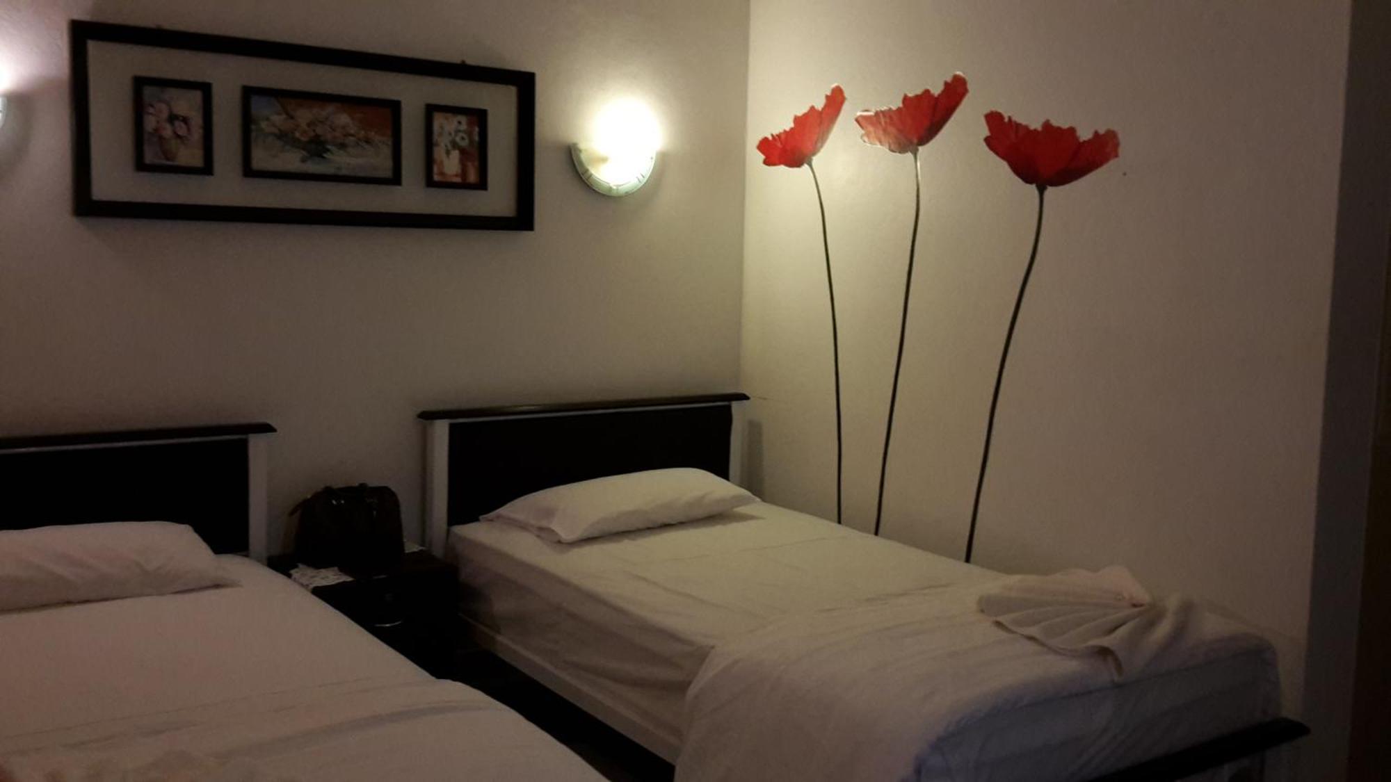 White Elephant Resort Surin Room photo